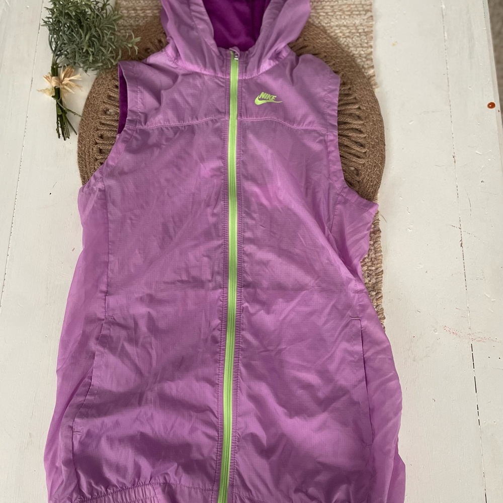 Nike Lavender Vest with Mesh Detail girls large 12/14
